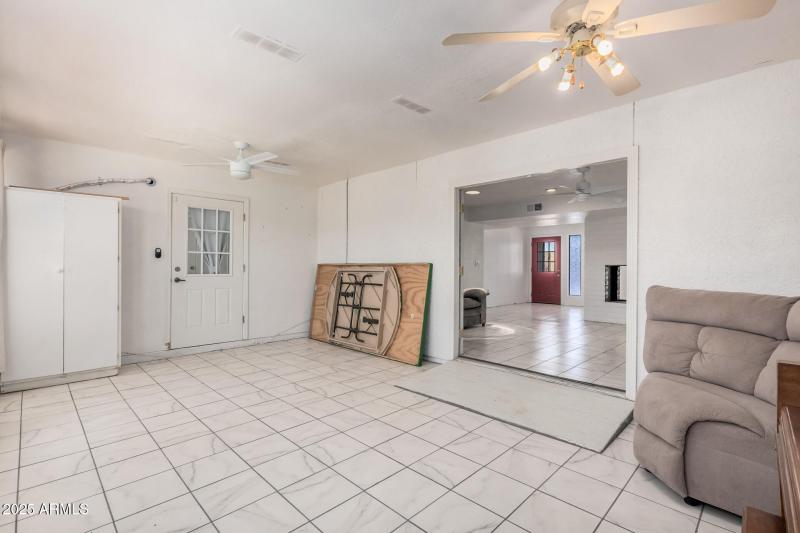 Multi-Use Bonus Living Space