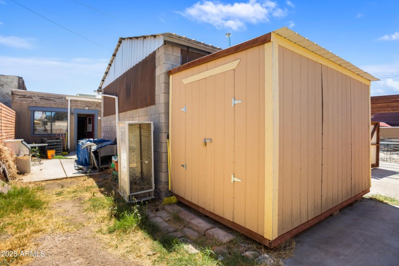 STORAGE SHED