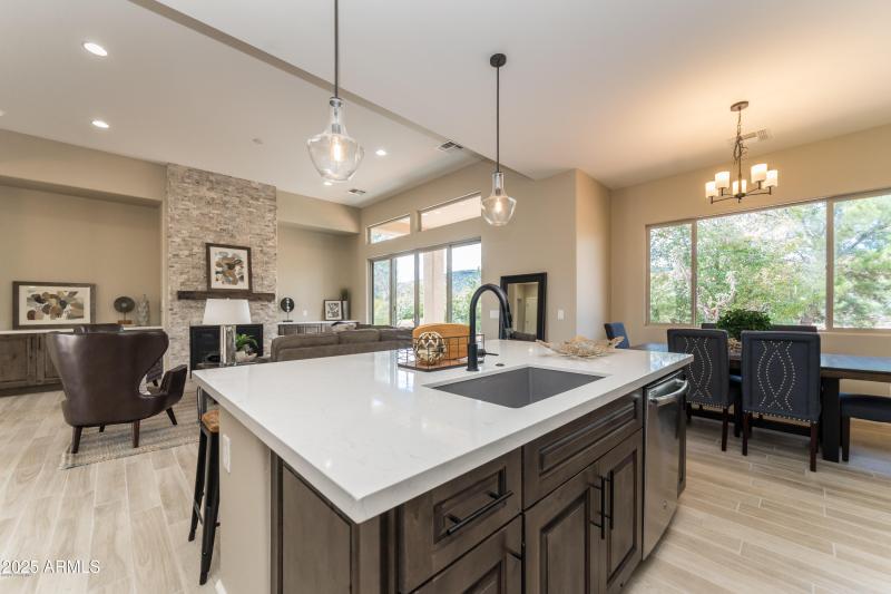 1980 Interior Photo 1