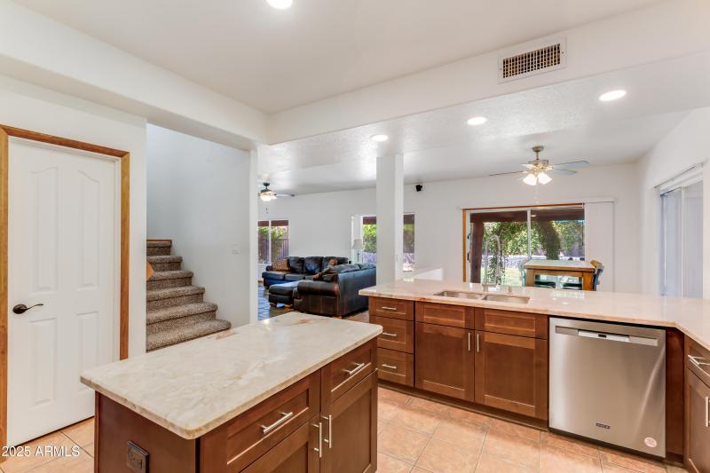 7326 W Pershing Ave-10