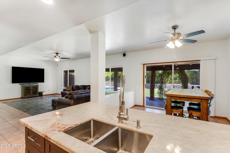 7326 W Pershing Ave-12