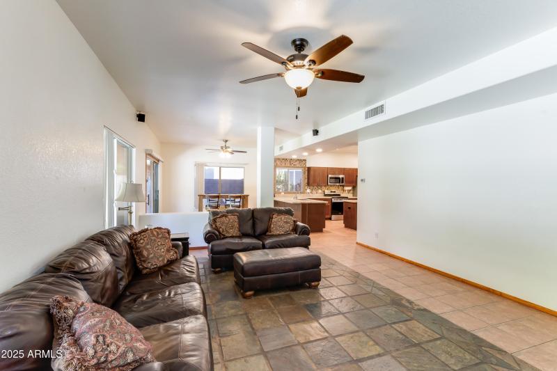 7326 W Pershing Ave-16