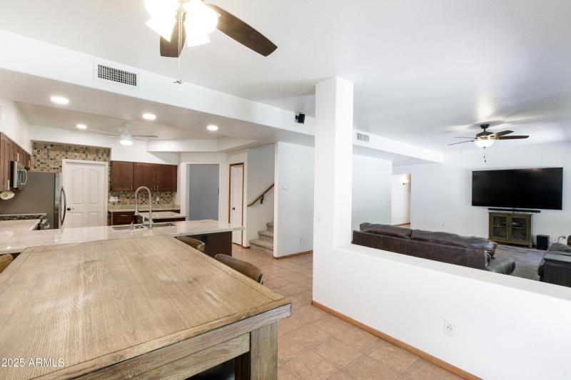 7326 W Pershing Ave-17