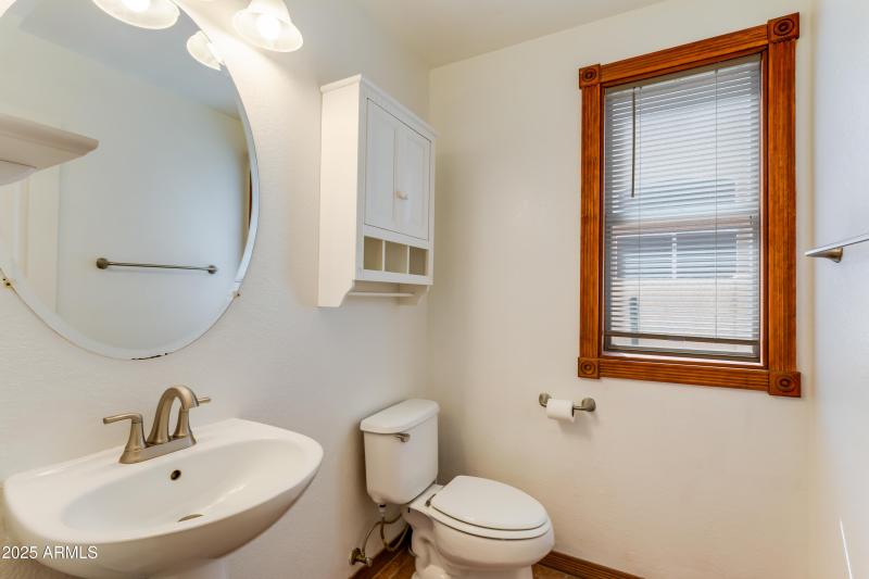 7326 W Pershing Ave-19