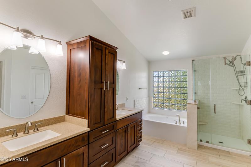 7326 W Pershing Ave-24