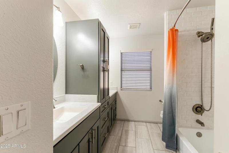 7326 W Pershing Ave-27