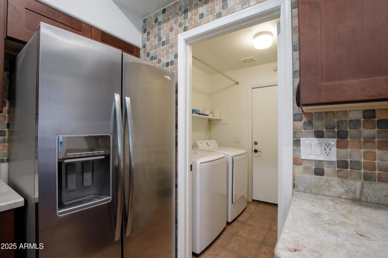 7326 W Pershing Ave-32