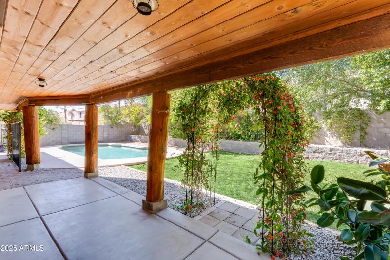 7326 W Pershing Ave-36