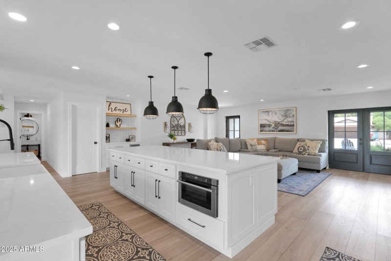 10 Foot Island Offers