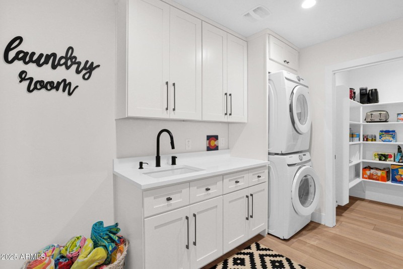 Oversized Laundry with