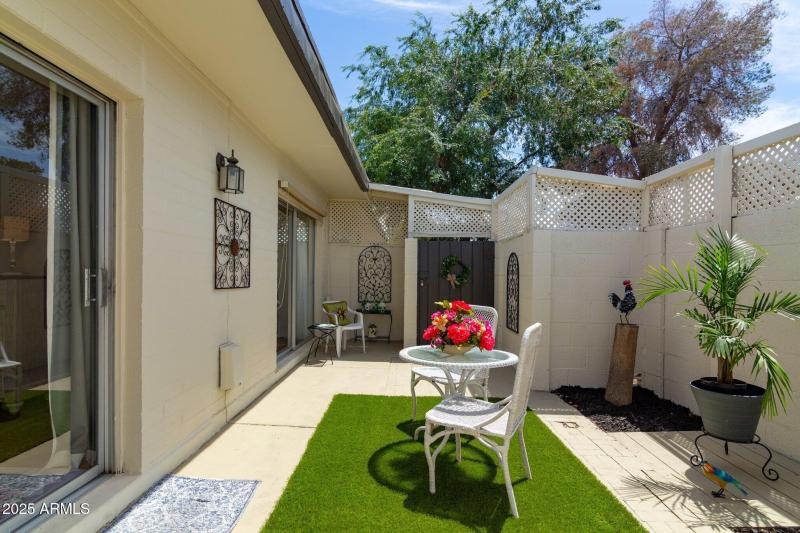 Country Club Way (6).jpg-SMALL