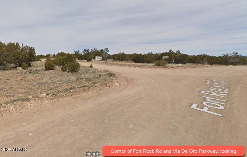 0460 Corner of Fort Rock Rd and Via De O