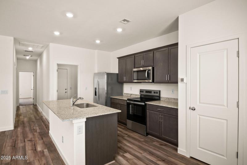 Southwest_Cottonwood_E_L_006