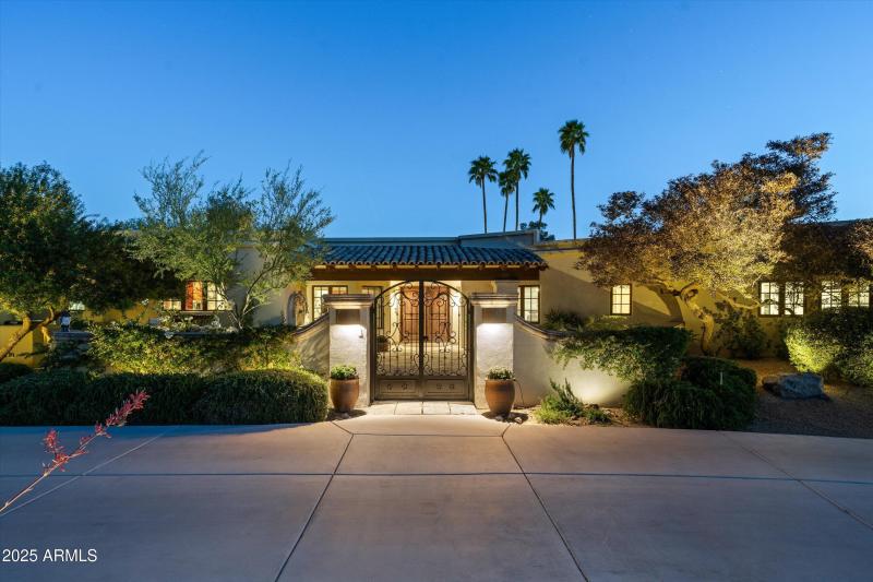 02-3901 E San Miguel Ave (2 of 91)