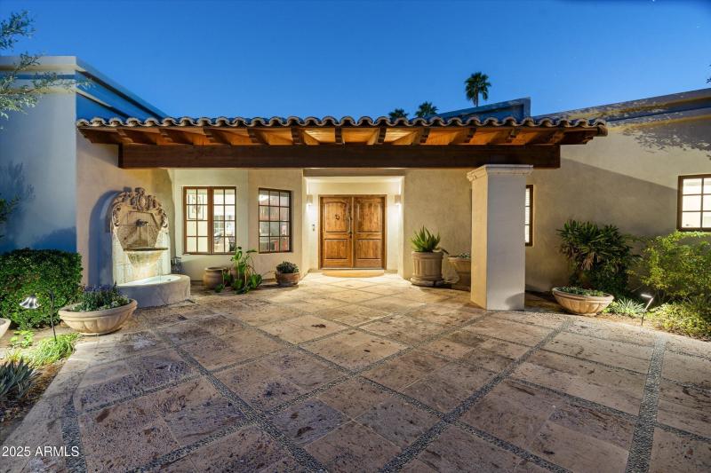 03-3901 E San Miguel Ave (3 of 91)