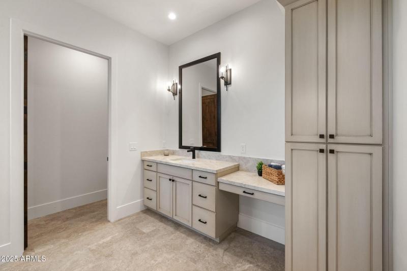 40-Primary Bathroom_6