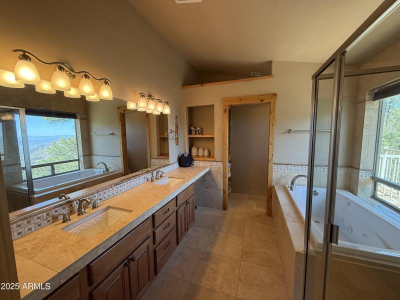 Main bedroom bathroom