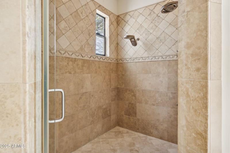 33-web-or-mls-29717-n-141st-pl