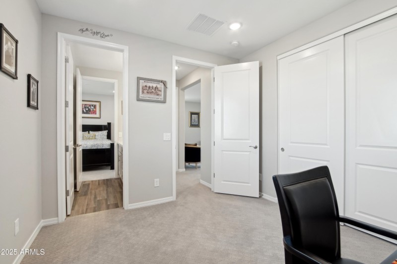 16-print-N Pioneer Dr-2604-016