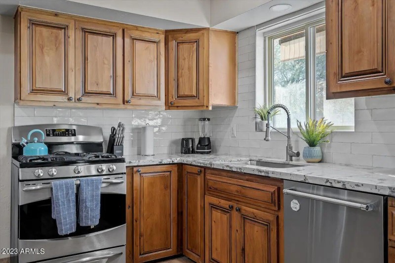 z 67 kitch stove 7-23.