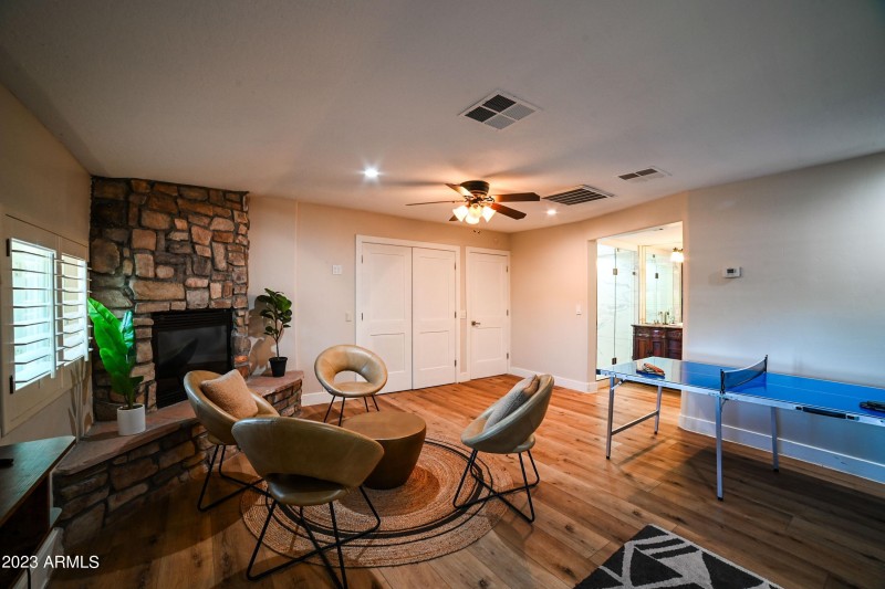 za 67 large master or gm rm walk in ful