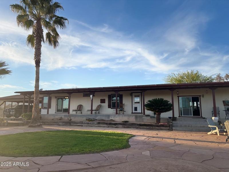 Workshop with three-car garage