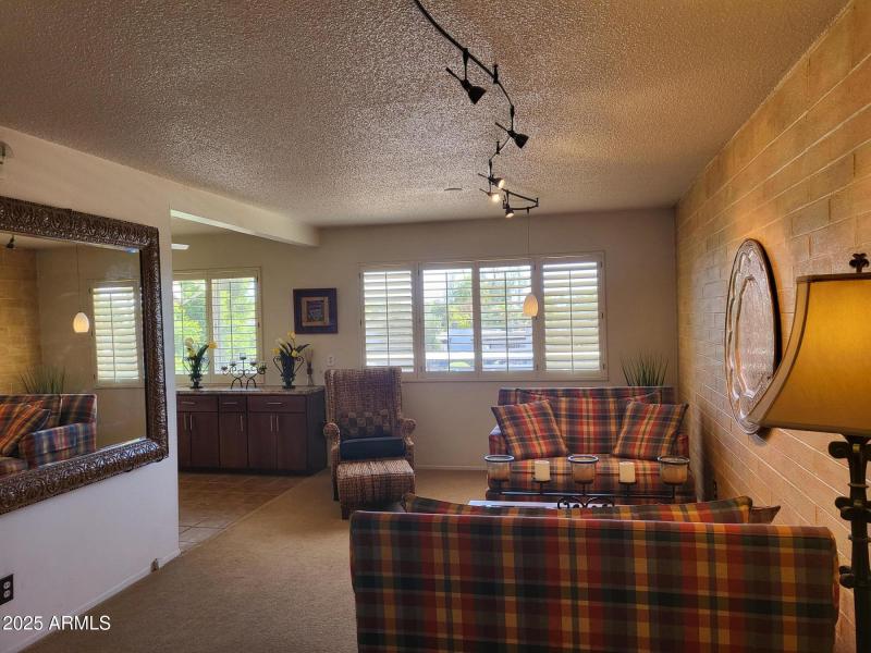 ALL WINDOWS FACE EAST