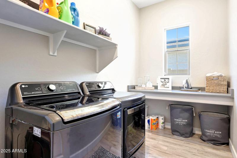 11807 W Parkway Lane