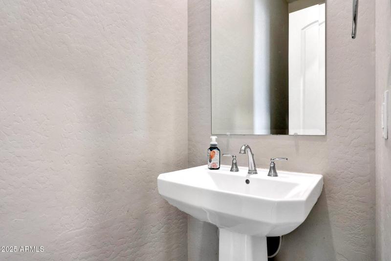 11807 W Parkway Lane