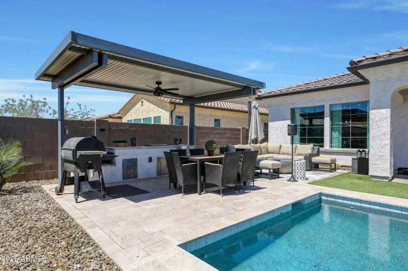 11807 W Parkway Lane