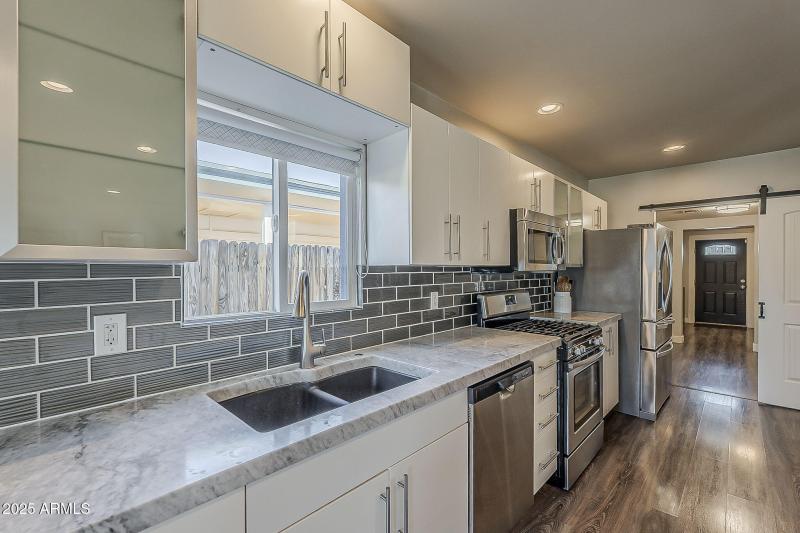 40-web-or-mls-Windsor-21