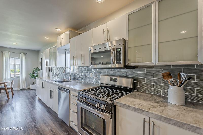 41-web-or-mls-Windsor-22