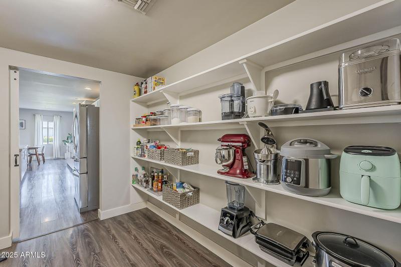 44-web-or-mls-Windsor-25