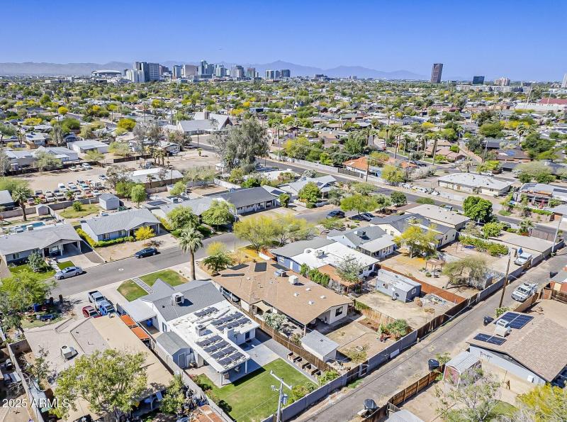 10-web-or-mls-Windsor Aerial-10