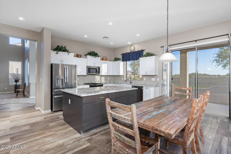 Kitchen and Eat in Area