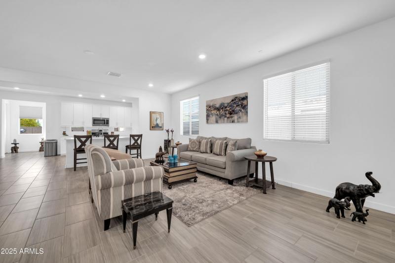 16593 W Alameda Rd-9