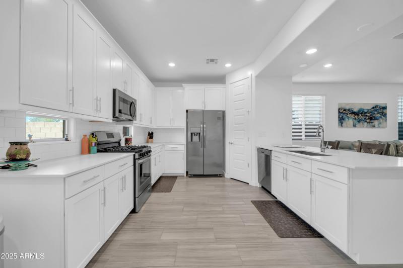 16593 W Alameda Rd-15