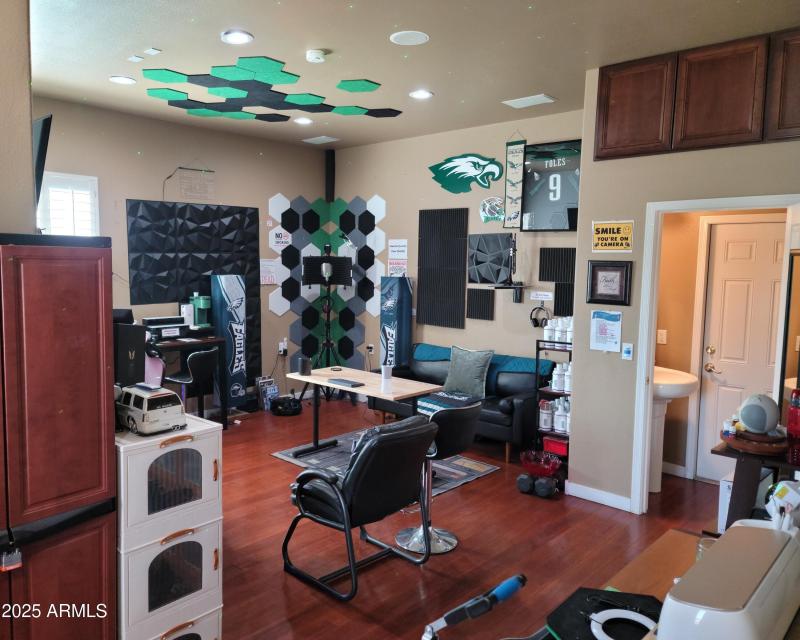 21 Hope In-Law Suite or Office