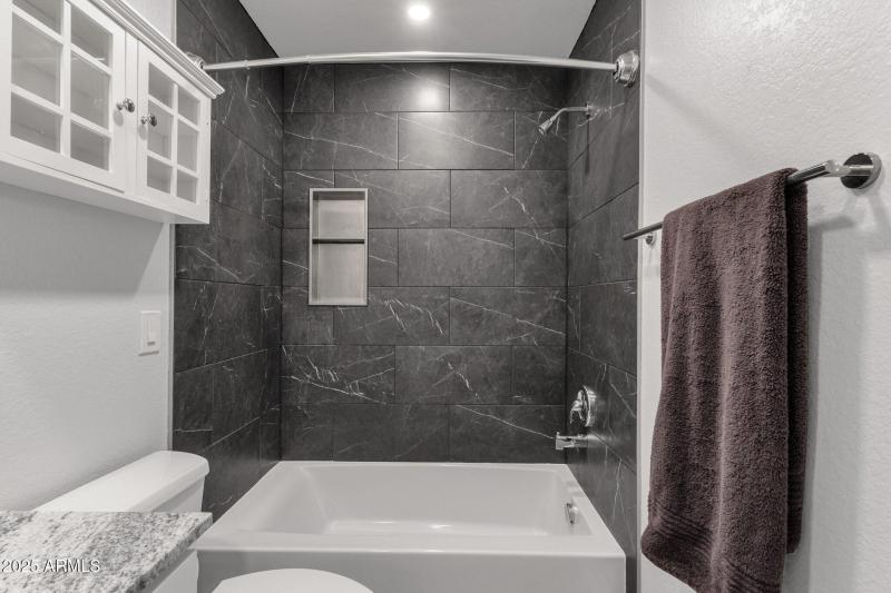 Tiled Shower Tub Combo