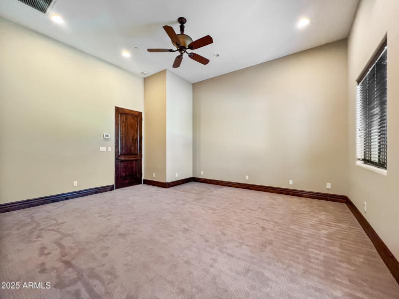 43) 56673-681101bebfceb