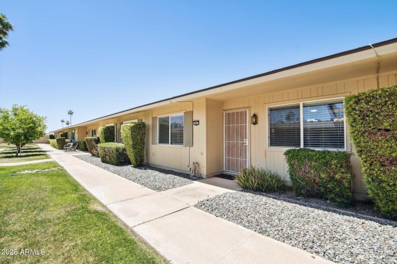 2-web-or-mls-W Santa Fe Dr-2904-002