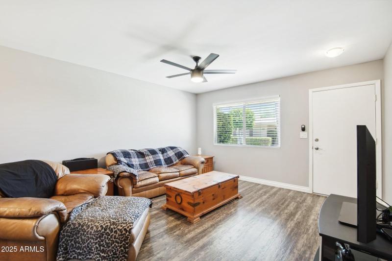 5-web-or-mls-W Santa Fe Dr-2904-005