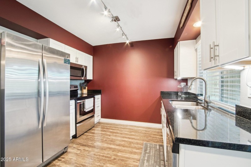 10-web-or-mls-W Santa Fe Dr-2904-010