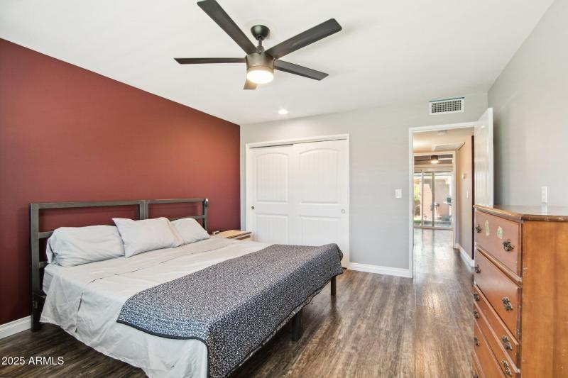 14-web-or-mls-W Santa Fe Dr-2904-014