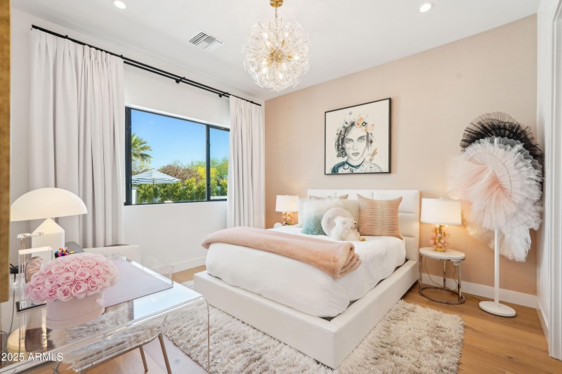 59-print-E Solano Dr-2904-057