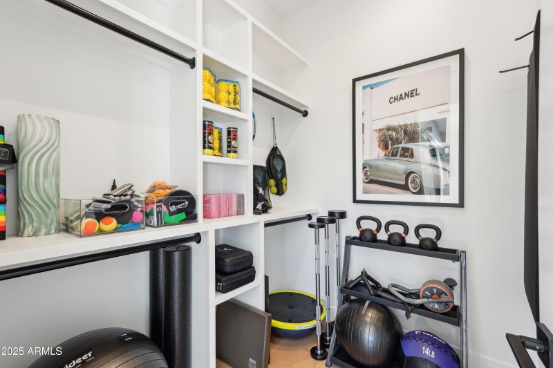 68-print-E Solano Dr-2904-066