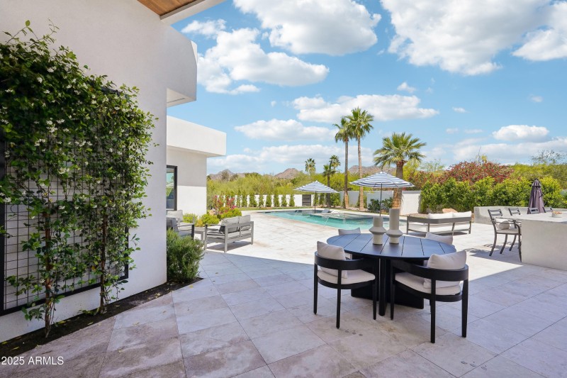 72-print-E Solano Dr-2904-070