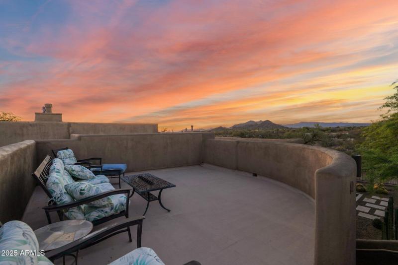 Spectacular Roof Top Deck