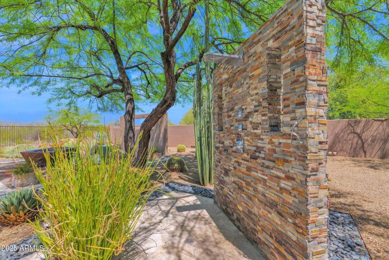 Elegantly Crafted Outdoor Shower