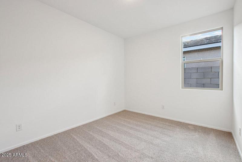 16-web-or-mls-W Old Timer Rd-05042025-01